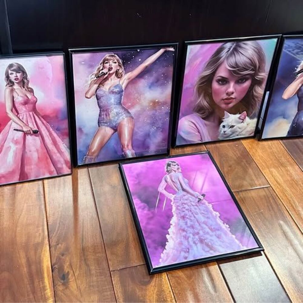 Taylor Swift Picture Lot Set of 5